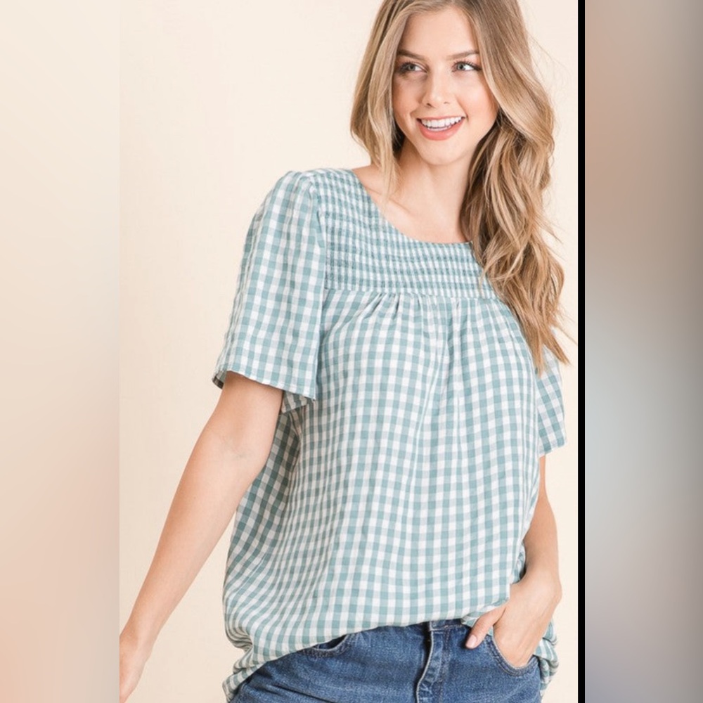 Green and White Gingham Short Sleeve Top